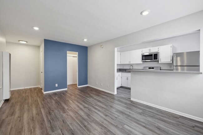 Interior Photo - 1253 Havenhurst Drive