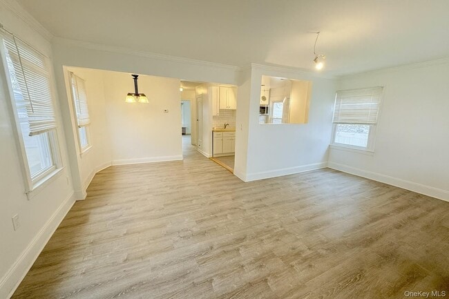 Foto del edificio - 10 Dorothy Ct