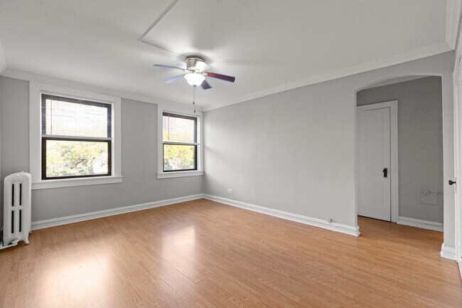 Foto del edificio - 661 W Sheridan Rd
