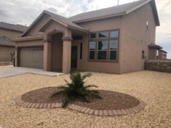 Building Photo - 14440 Lacota Point Dr