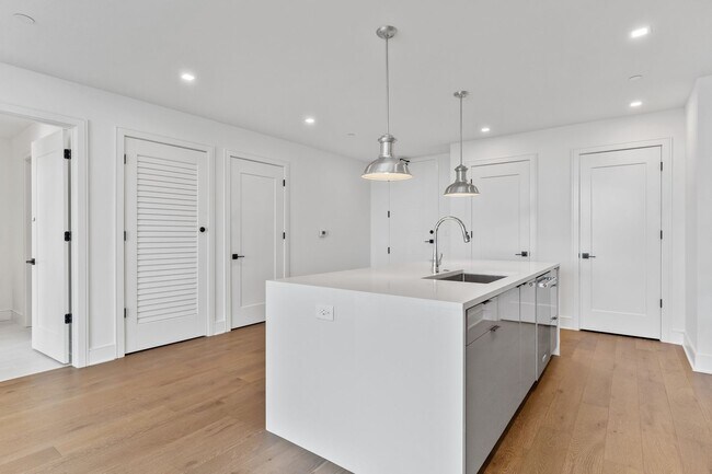 Foto del edificio - 3 Bed 3 Bath Apartment in West Midtown!