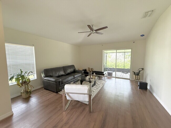 Foto del edificio - "Charming 3-Bedroom Townhouse in Wesley Ch...