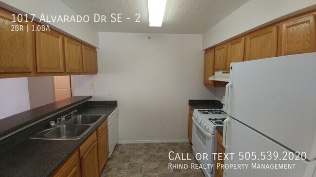 Building Photo - 1017 Alvarado Dr SE