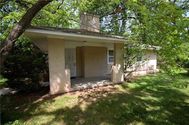 Building Photo - 1453 Clermont Ave