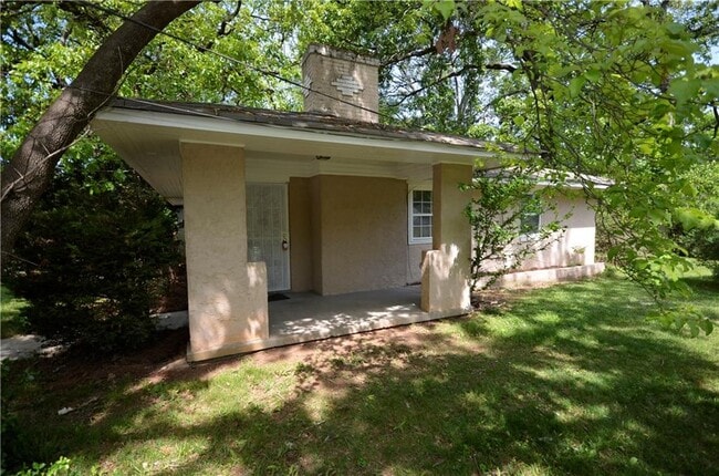 Foto del edificio - 1453 Clermont Ave