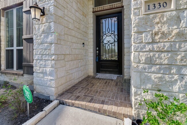 Foto del edificio - 1330 Watercrest Park Ln