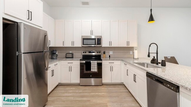 Building Photo - 650 E Sycamore St