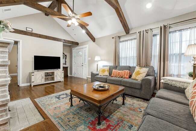 Foto del edificio - 4 br, 4.5 bath House - 1019 Milner Dr