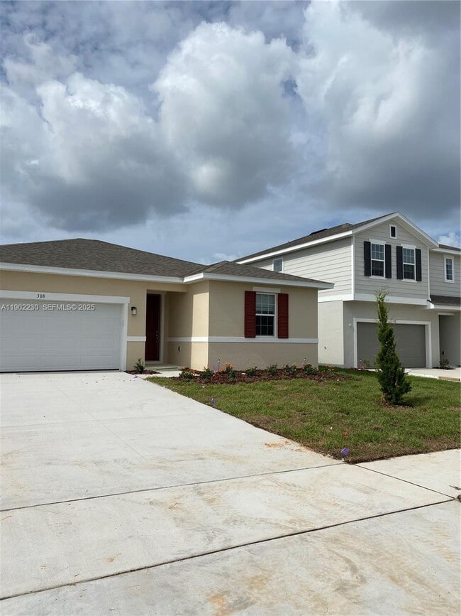 Building Photo - 308 Lake Smart Cir