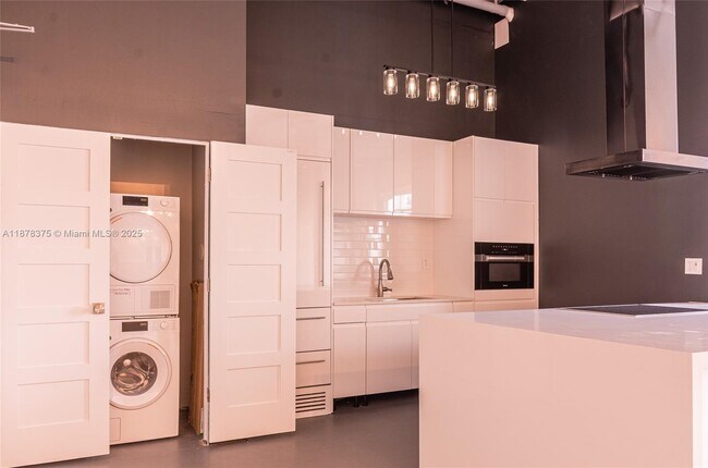 Foto del edificio - 250 NW 23rd St