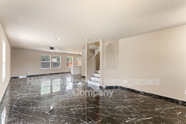Building Photo - 5819 Providence Oak