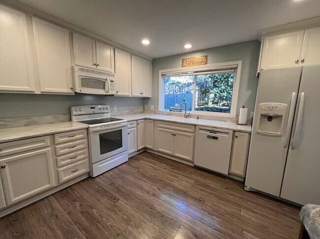 Cocina - 23222 SW Cinnamon Hill Pl