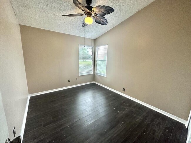 Building Photo - 2802 Curry Village Ln
