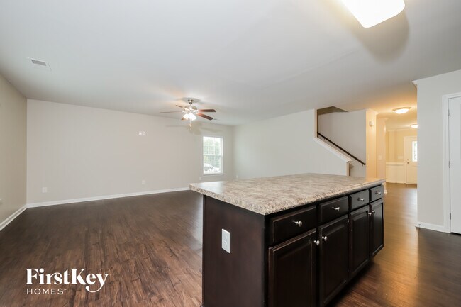Foto del edificio - 307 Sawyer Ln