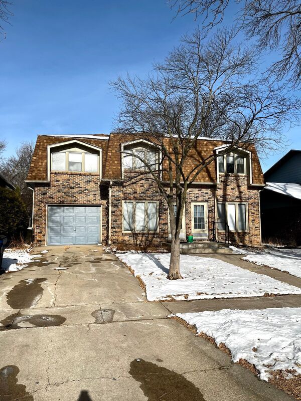 Primary Photo - 5018 Meredeth St