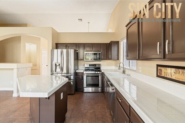 Foto del edificio - "Discover Comfort and Style: Spacious 4-Bed, 2-Bath Home in Las Vegas – 1835 Sq Ft of Inviting Li...