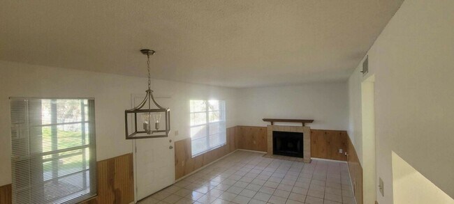 Living Room - 4032 Tumble Wood Trl