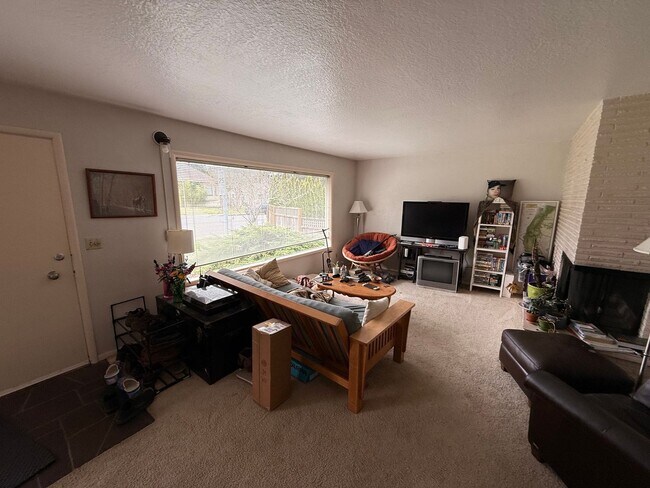 Foto del edificio - Spacious 5+bd/2.75 bath home on WWU bus route