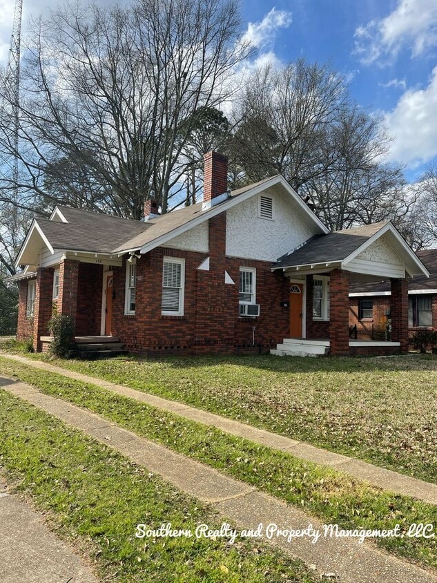Primary Photo - Newly Renovated Duplex