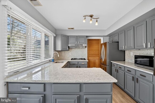 Building Photo - 1405 Pennington Ln