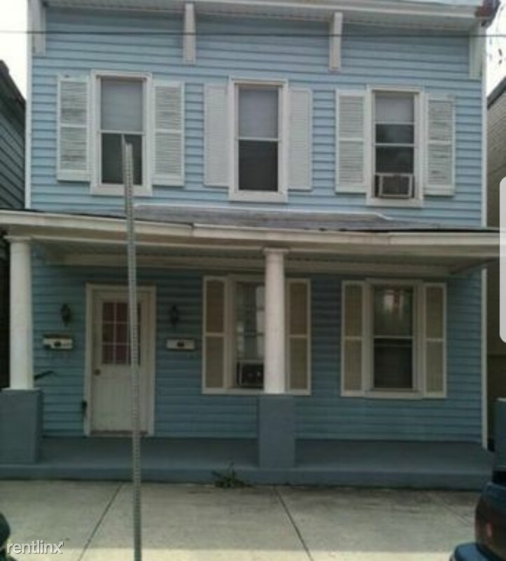 Primary Photo - 432 Columbia St