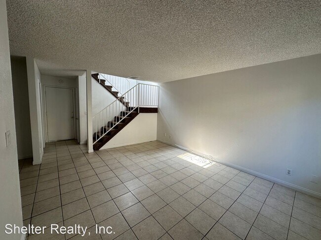 Building Photo - 2 br, 2 bath House - 2220 Tall Pine Drive
