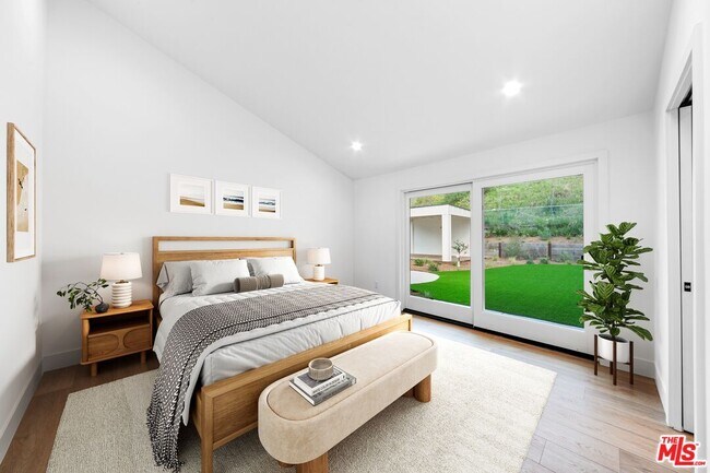 Foto del edificio - 6174 Paseo Cyn Dr