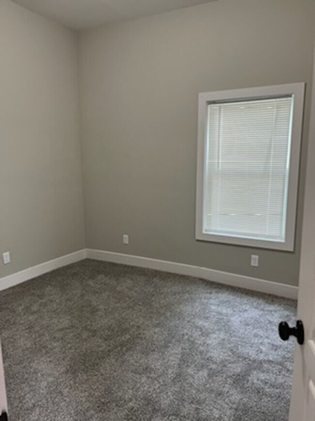 Foto del edificio - Beautifully Renovated 2-bedroom Home in Shelby Park!