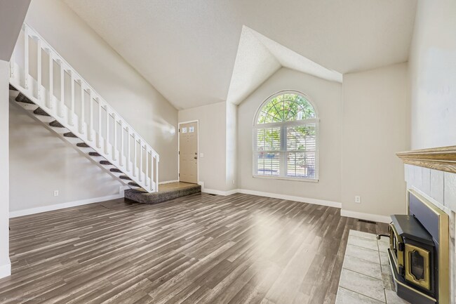 Foto del edificio - Beautiful 3-Bedroom Home with Open Floor P...