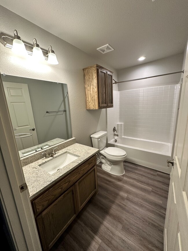 Building Photo - Creekside Condominiums