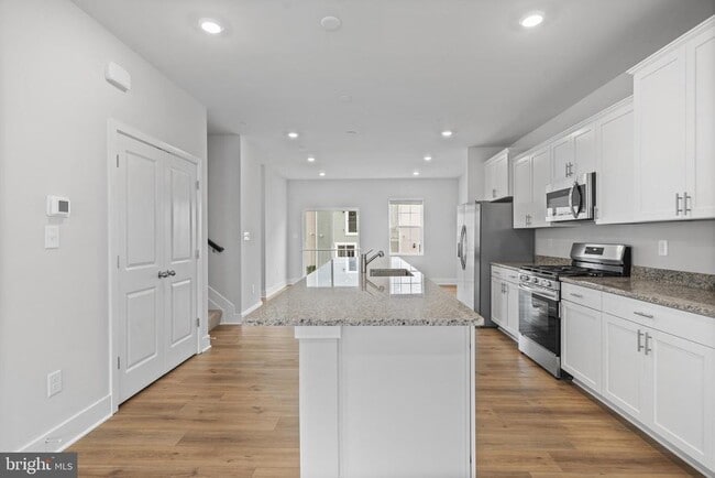 Building Photo - 23635 Goodwill Wy