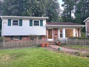 Building Photo - 612 Kenbrook Dr