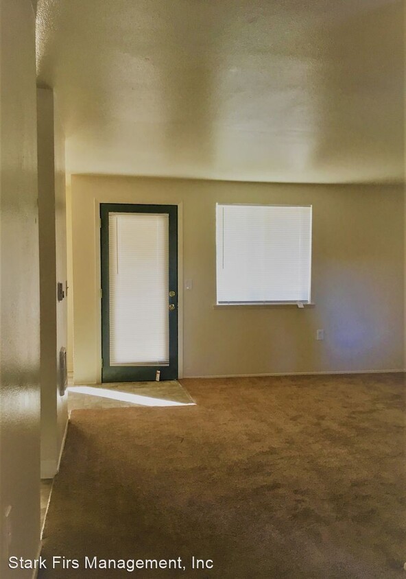 Primary Photo - 16033-16055 SE Stark St