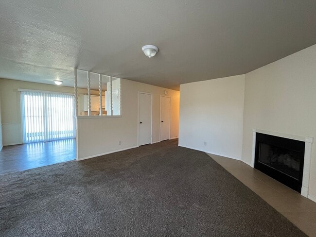 Foto del edificio - Sheridan Duplexes 01-03