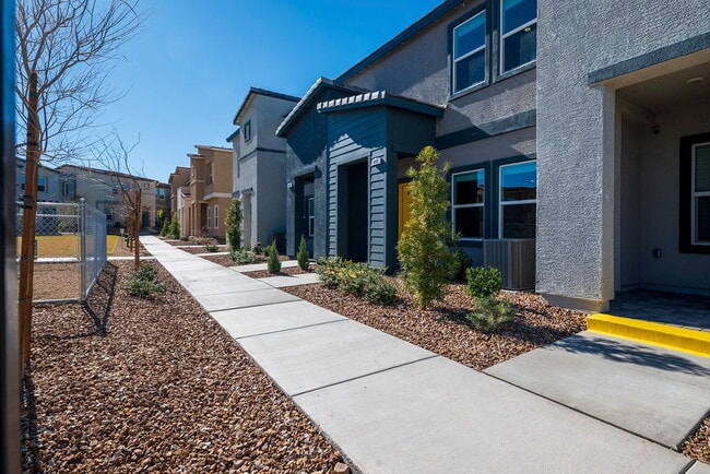 Foto del edificio - 444 Moonlight Cove Dr