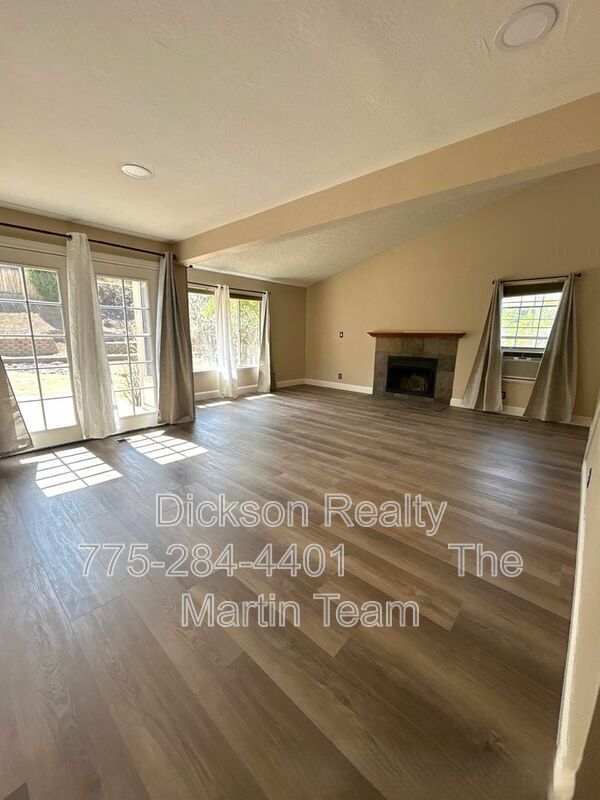 Foto del edificio - 6126 White Water Way