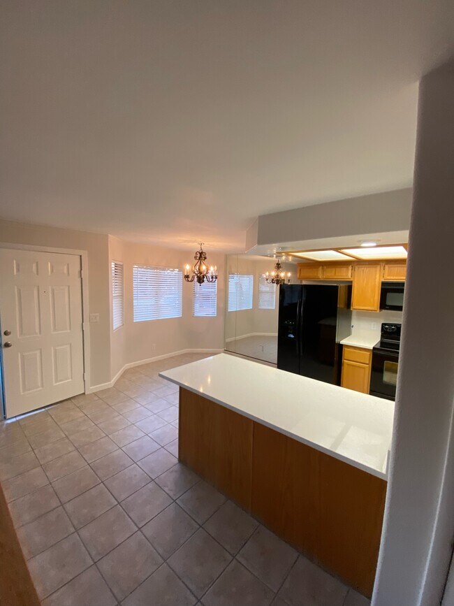 Building Photo - 940 Mesquite Springs Dr