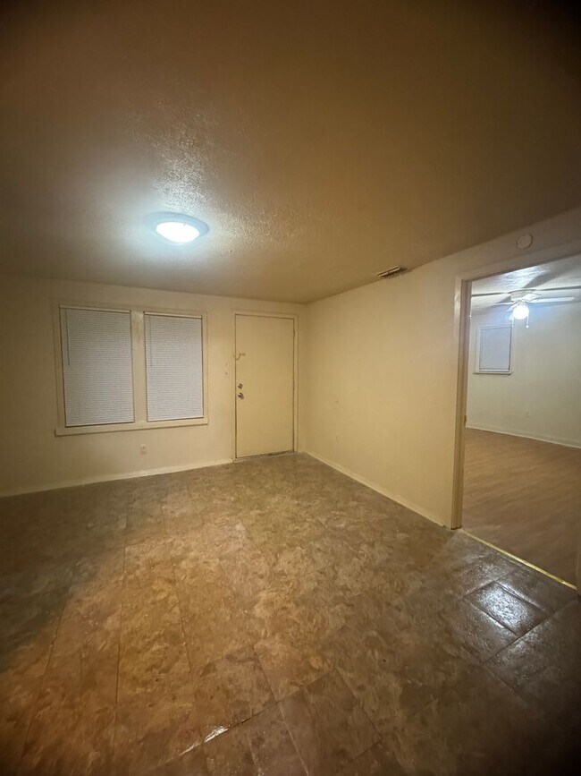 Foto del edificio - Spacious home in Clyde