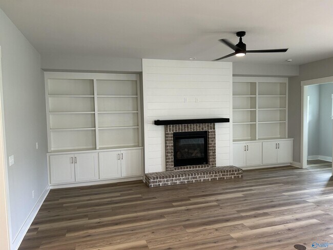 Foto del edificio - 6619 Camilla Dr