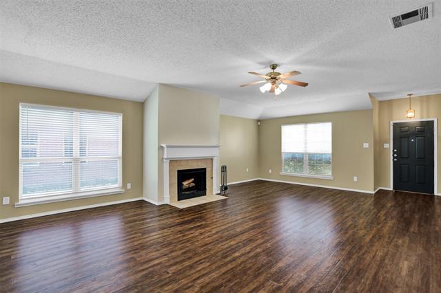 Building Photo - 9908 Nixon Dr