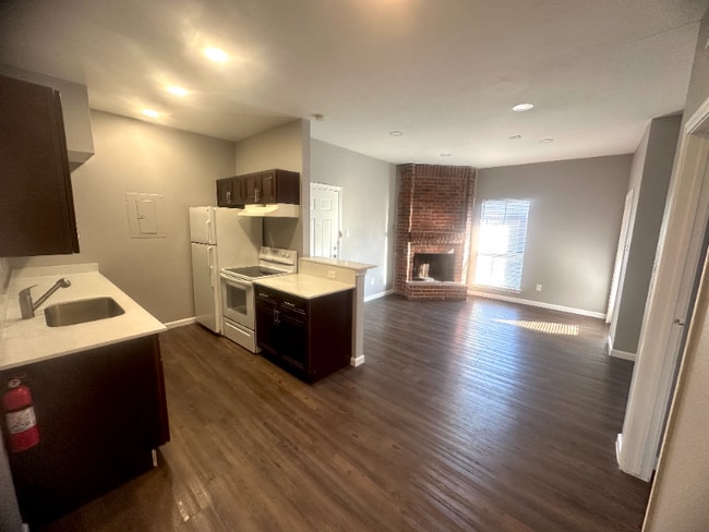 Building Photo - 8800 Westplace Dr