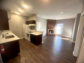 Building Photo - 8800 Westplace Dr