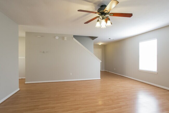 Foto del edificio - 7930 Greens Rd