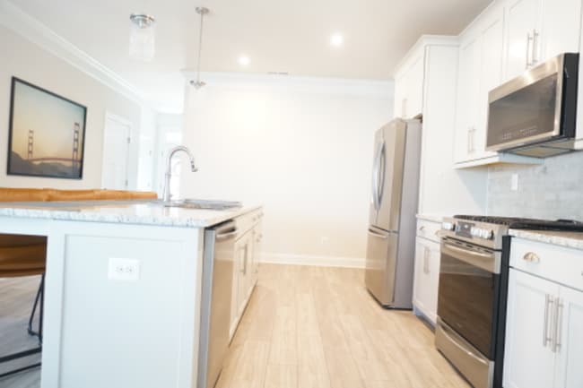 Building Photo - 120 Ridgeline Dr