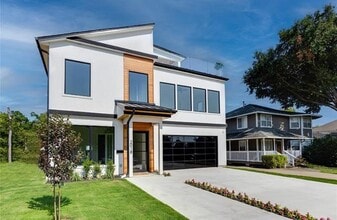 Building Photo - 2018 Euclid Ave