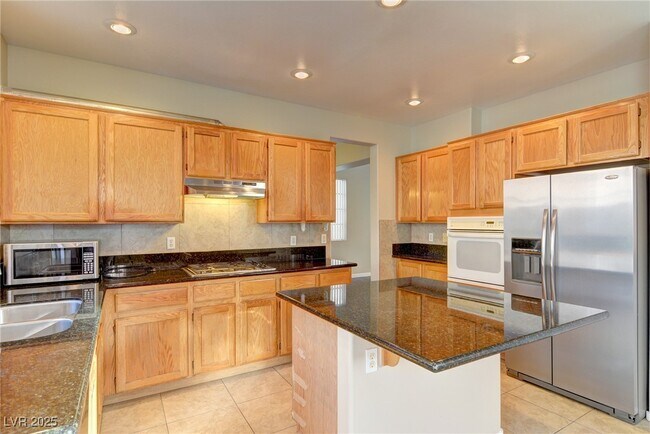 Building Photo - 520 Curtin Ct