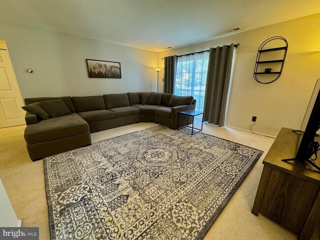 Foto del edificio - 206 Boothby Ct