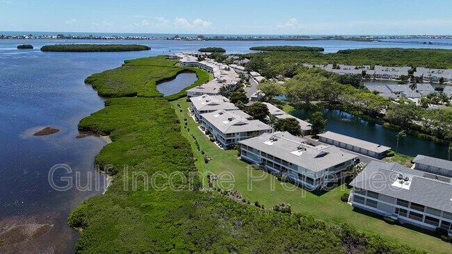 Foto del edificio - 1141 Edgewater Cir