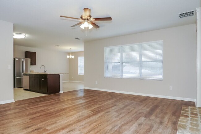 Building Photo - 102 Serenola Ct