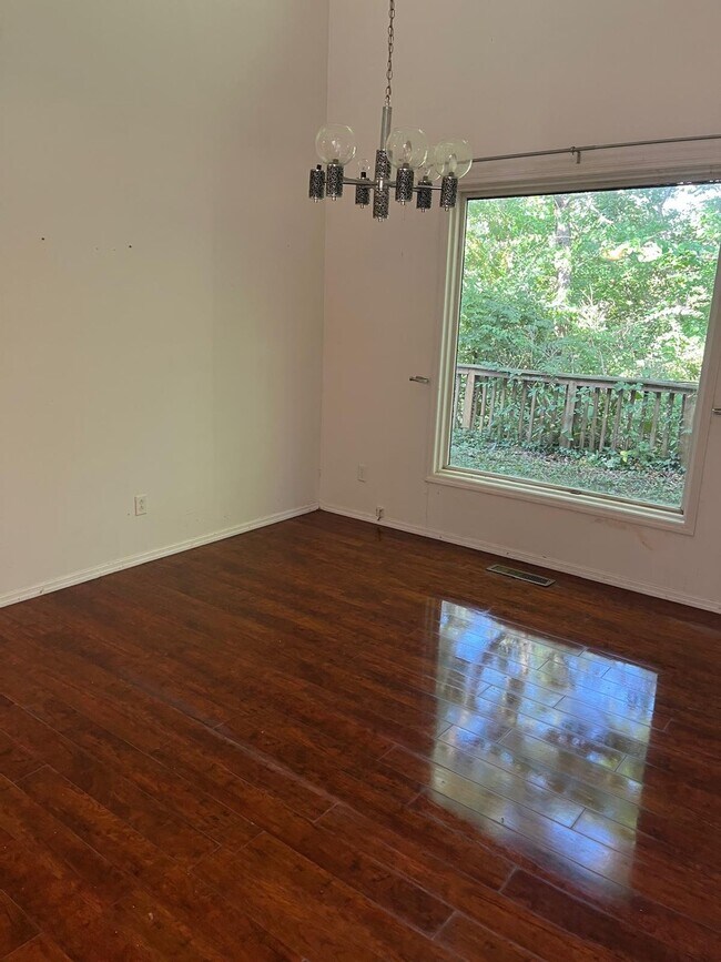 Foto del edificio - 2320 N Kenwood Ct